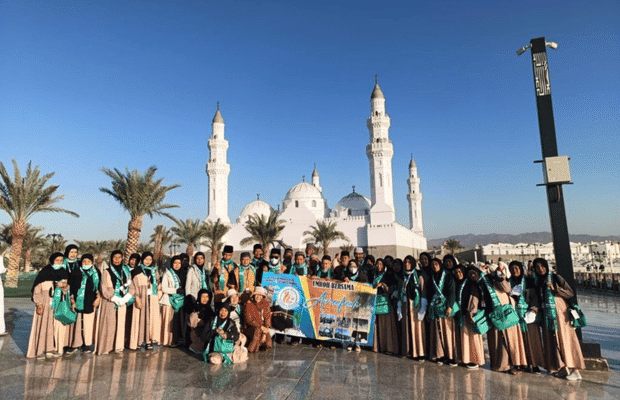 Dokumentasi Arafah Tour Travel Umroh dan Haji (7) Dokumentasi Arafah Tour Travel Umroh dan Haji
